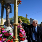 Junto a miles de fieles, el Gobernador participó de la misa y procesión en honor al Cristo de Renca