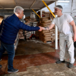 Poggi visitó la empresa que creció con financiamiento federal y se sumó a proveedores locales